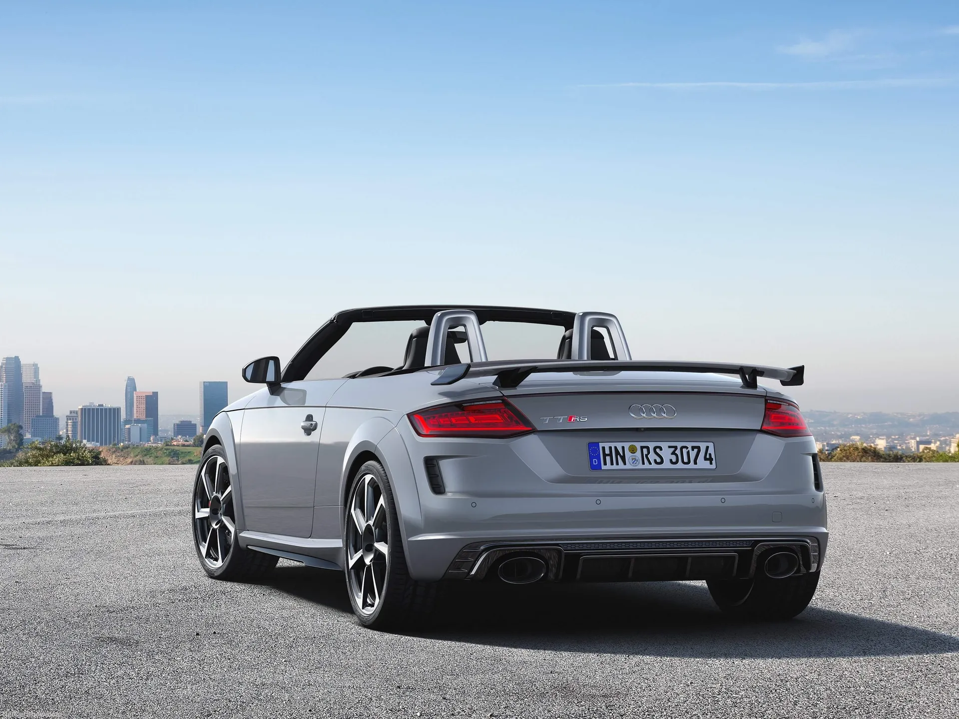Audi TT RS Roadster (2020) – zadní tříčtvrteční pohled