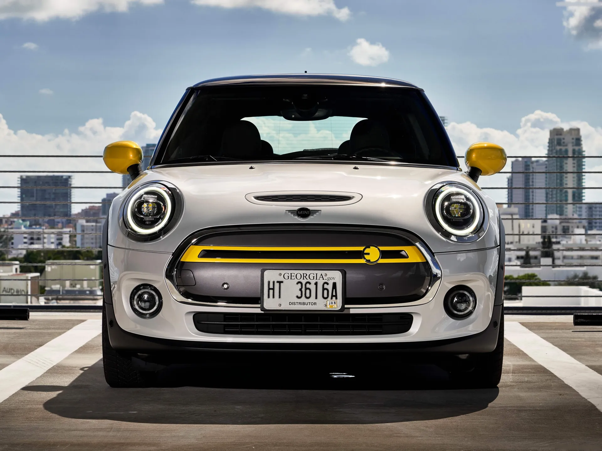 Mini Cooper SE (2020) - Front