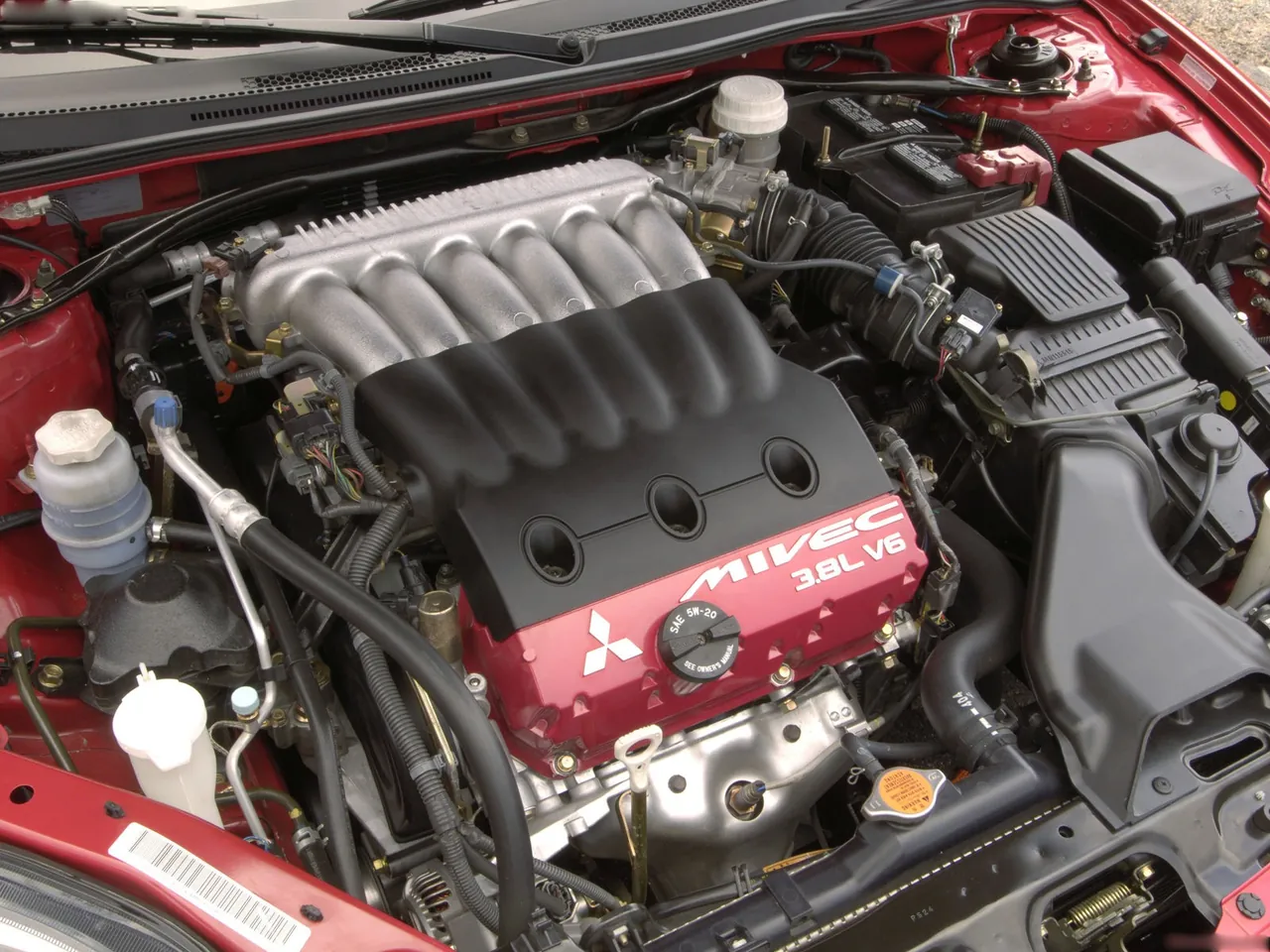 Mitsubishi Eclipse GT (2007) - Engine Bay
