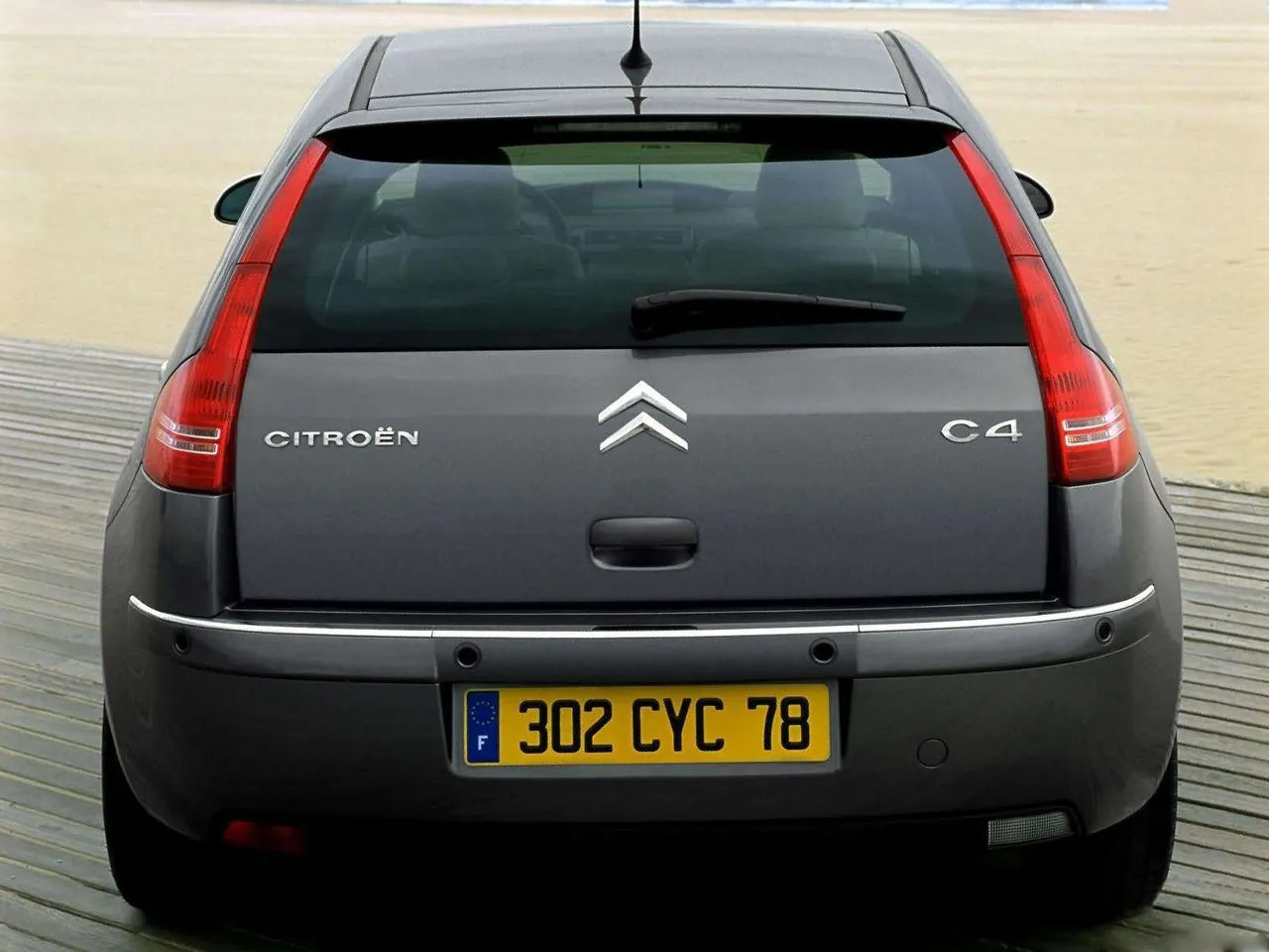 Citroen C4 (2005) – zezadu