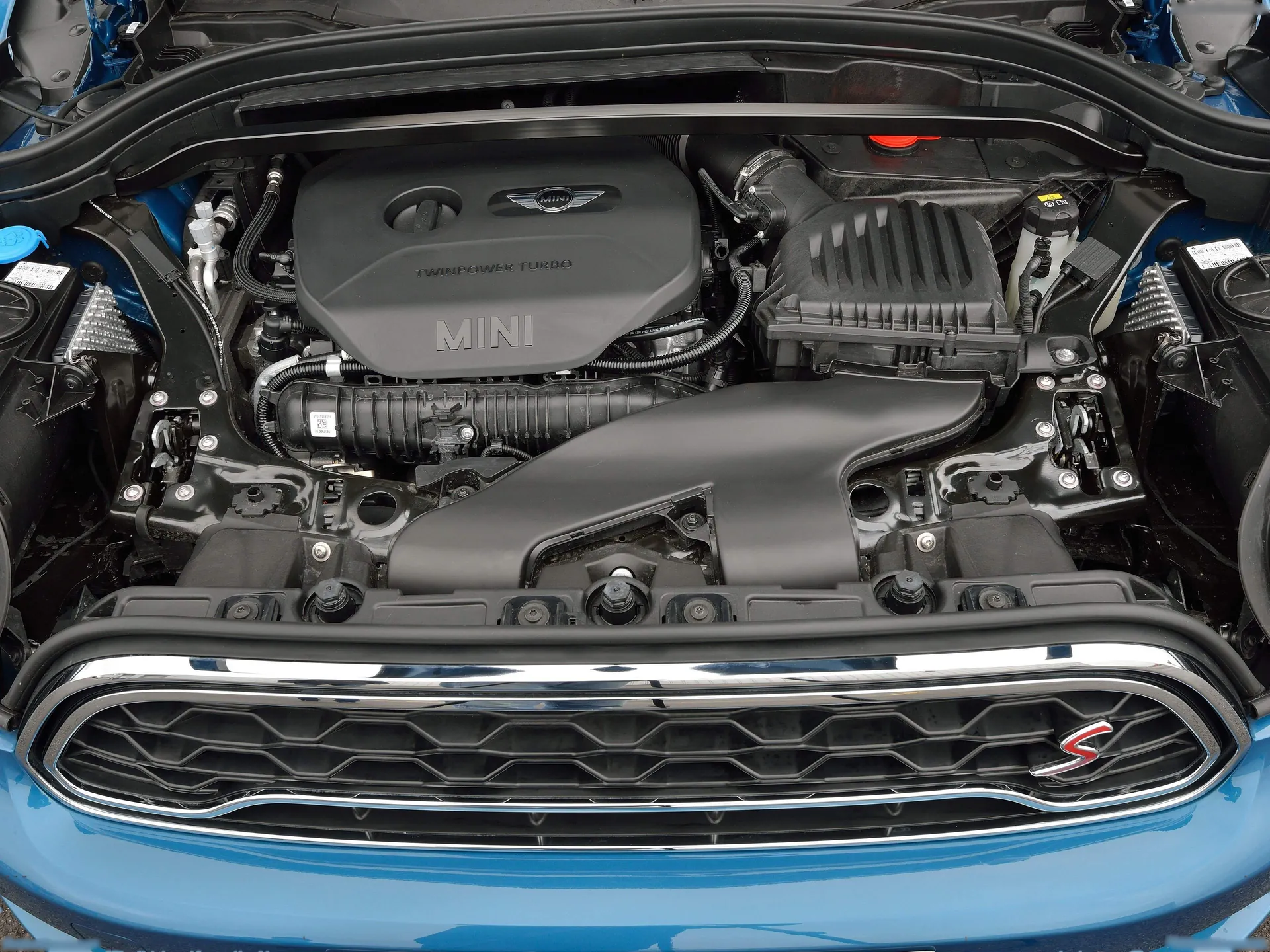 Mini Countryman Cooper S ALL4 (2017) - Engine Bay