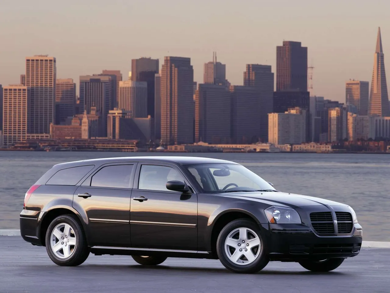 Dodge Magnum SXT (2005)