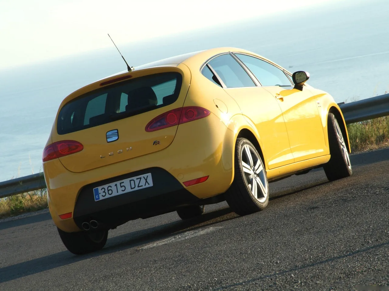 Seat Leon FR (2007) – zadní tříčtvrteční pohled