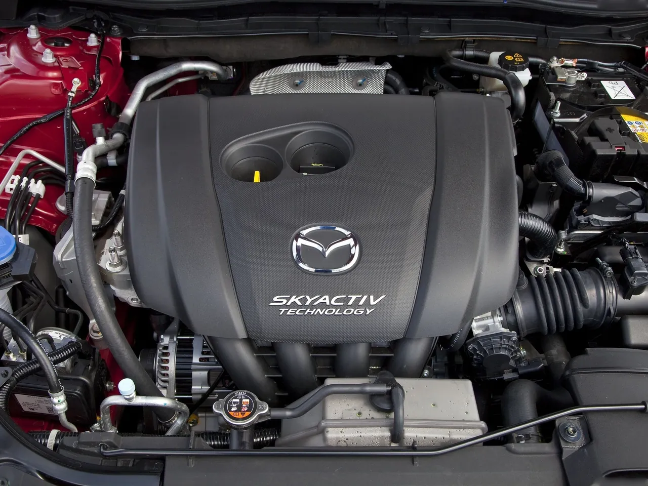 Mazda 3 (2014) – motorový prostor
