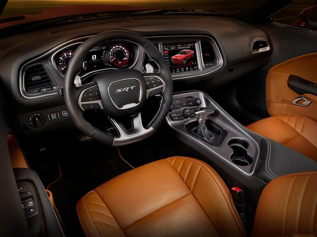 Dodge Challenger SRT Hellcat (2015) – interiér