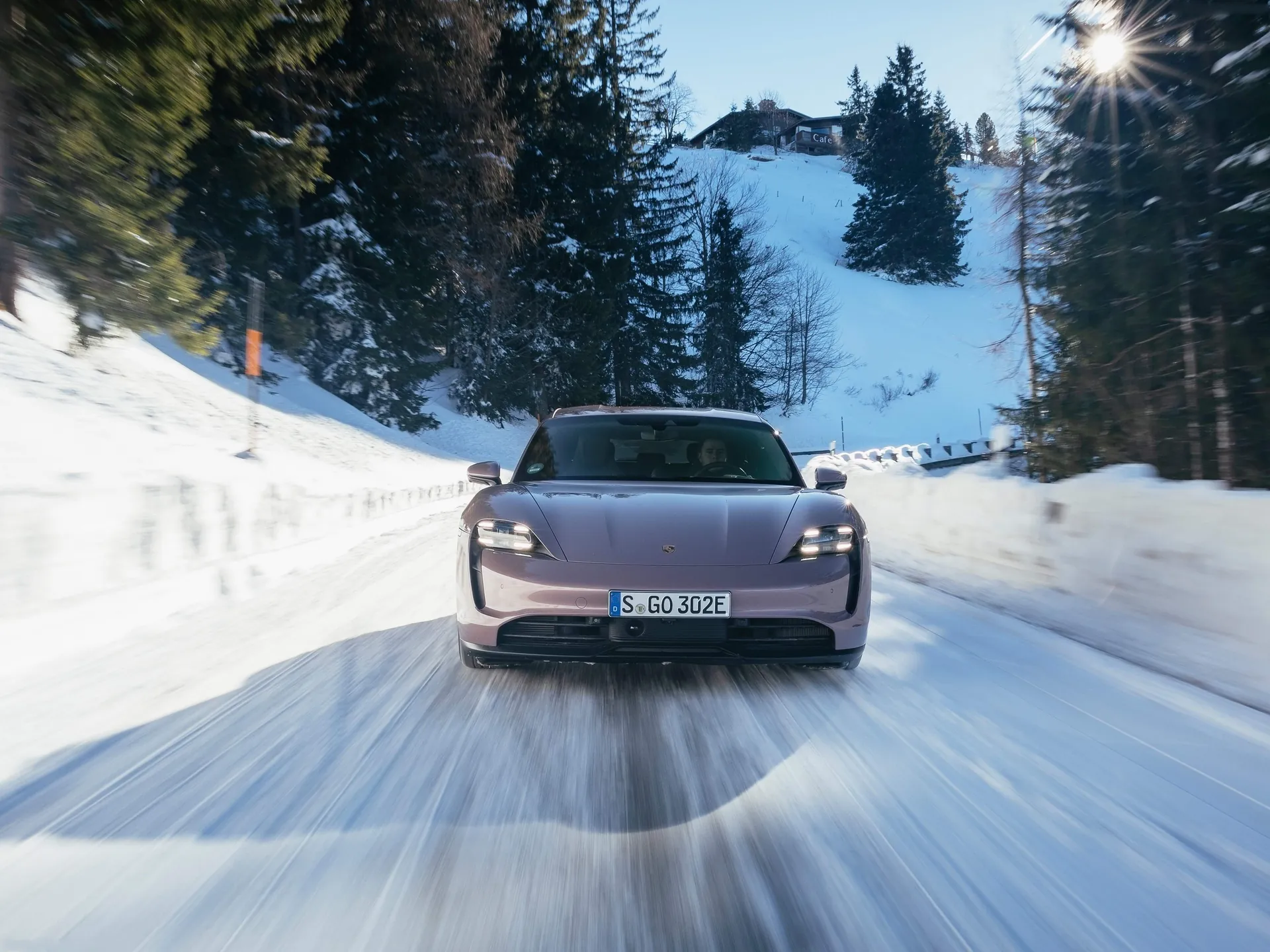 Porsche Taycan Sport Turismo (2022) - Front