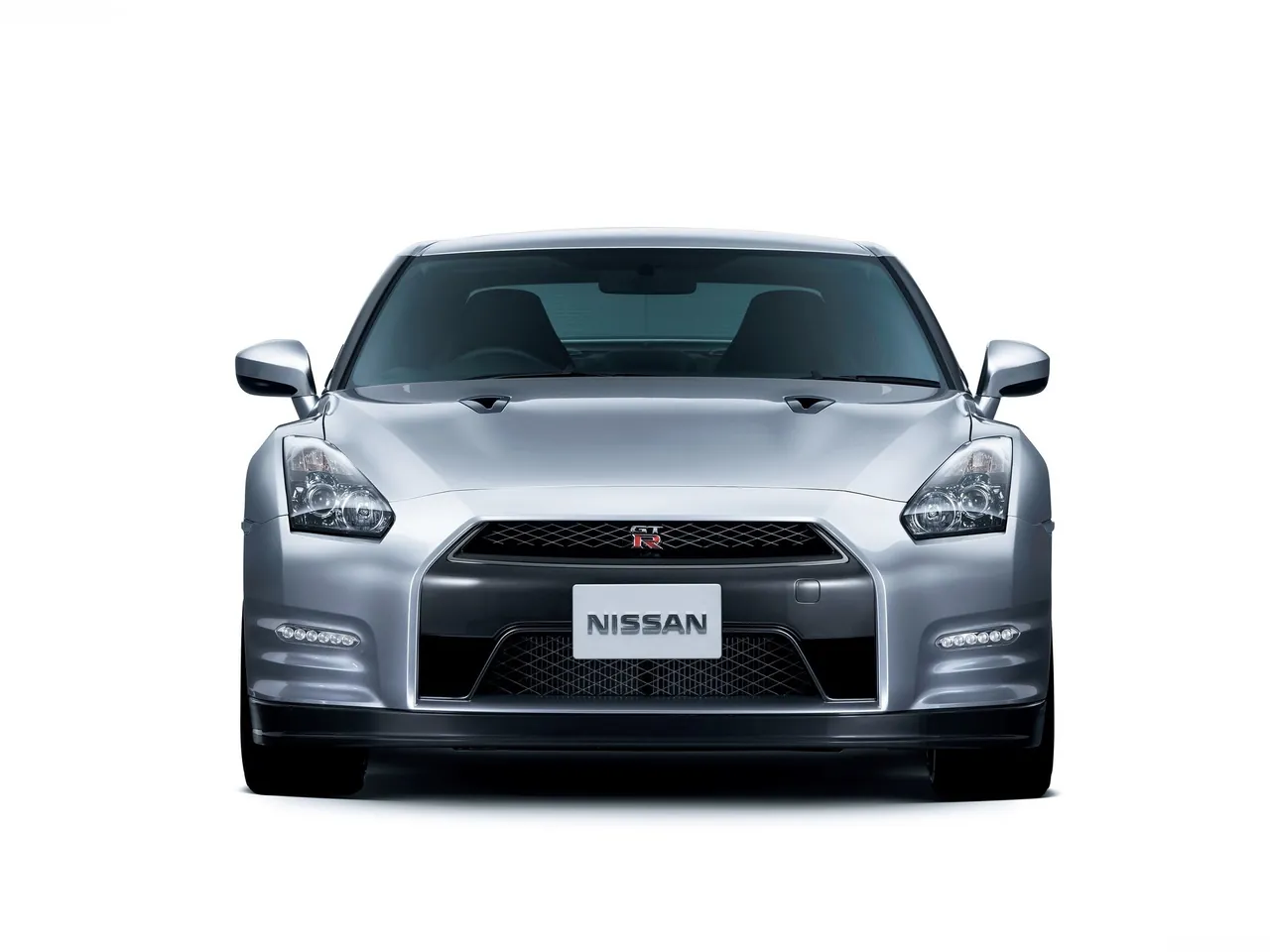 Nissan GT-R (2011) – zepředu
