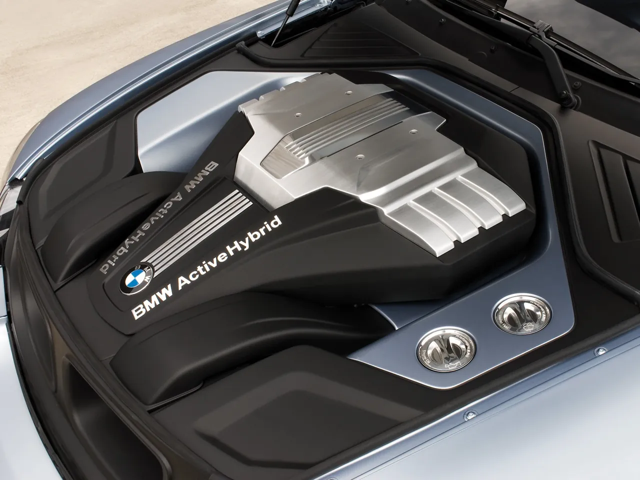 BMW X6 ActiveHybrid Concept (2007) – motorový prostor