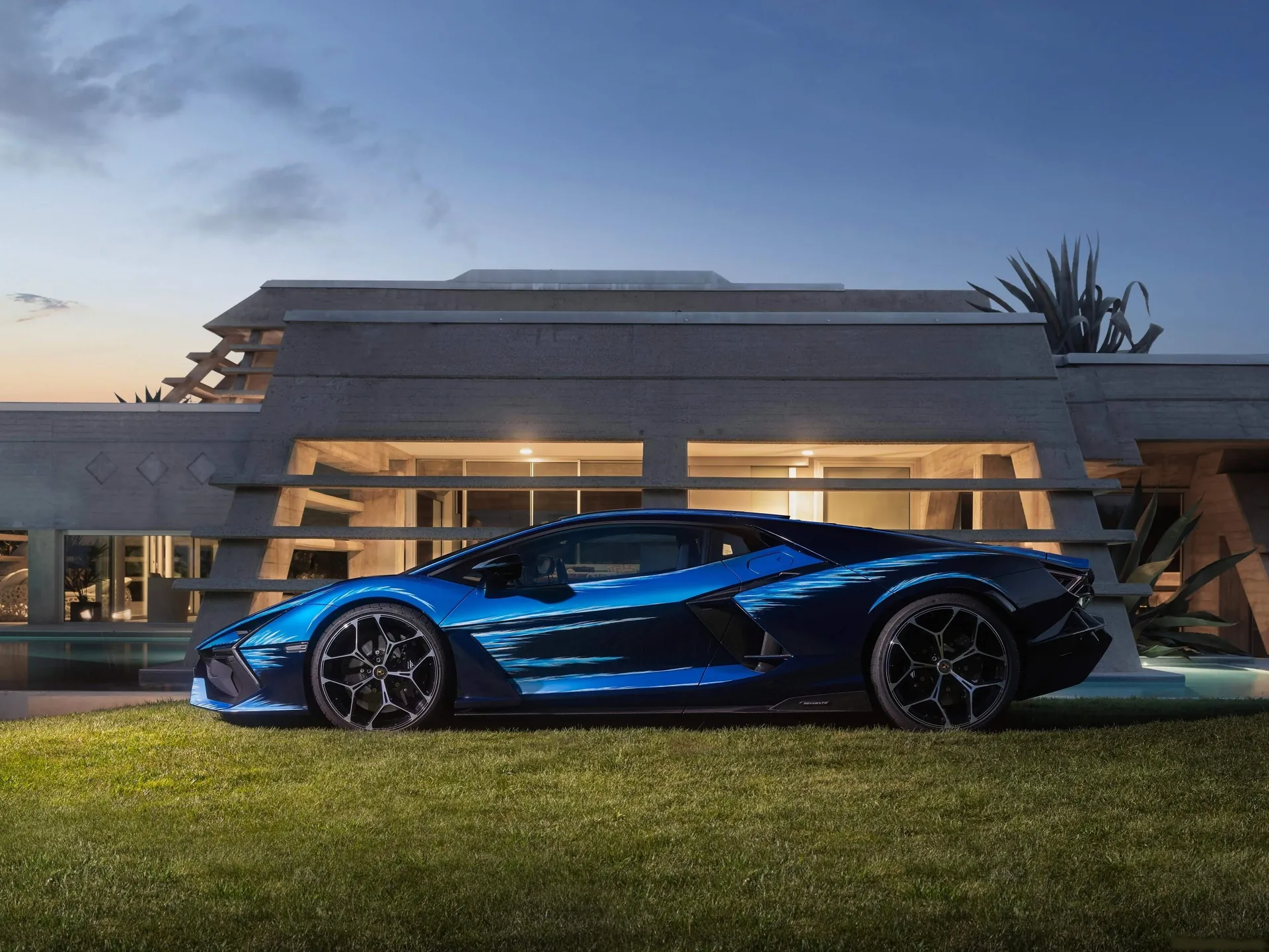 Lamborghini Revuelto Opera Unica (2024) – boční profil