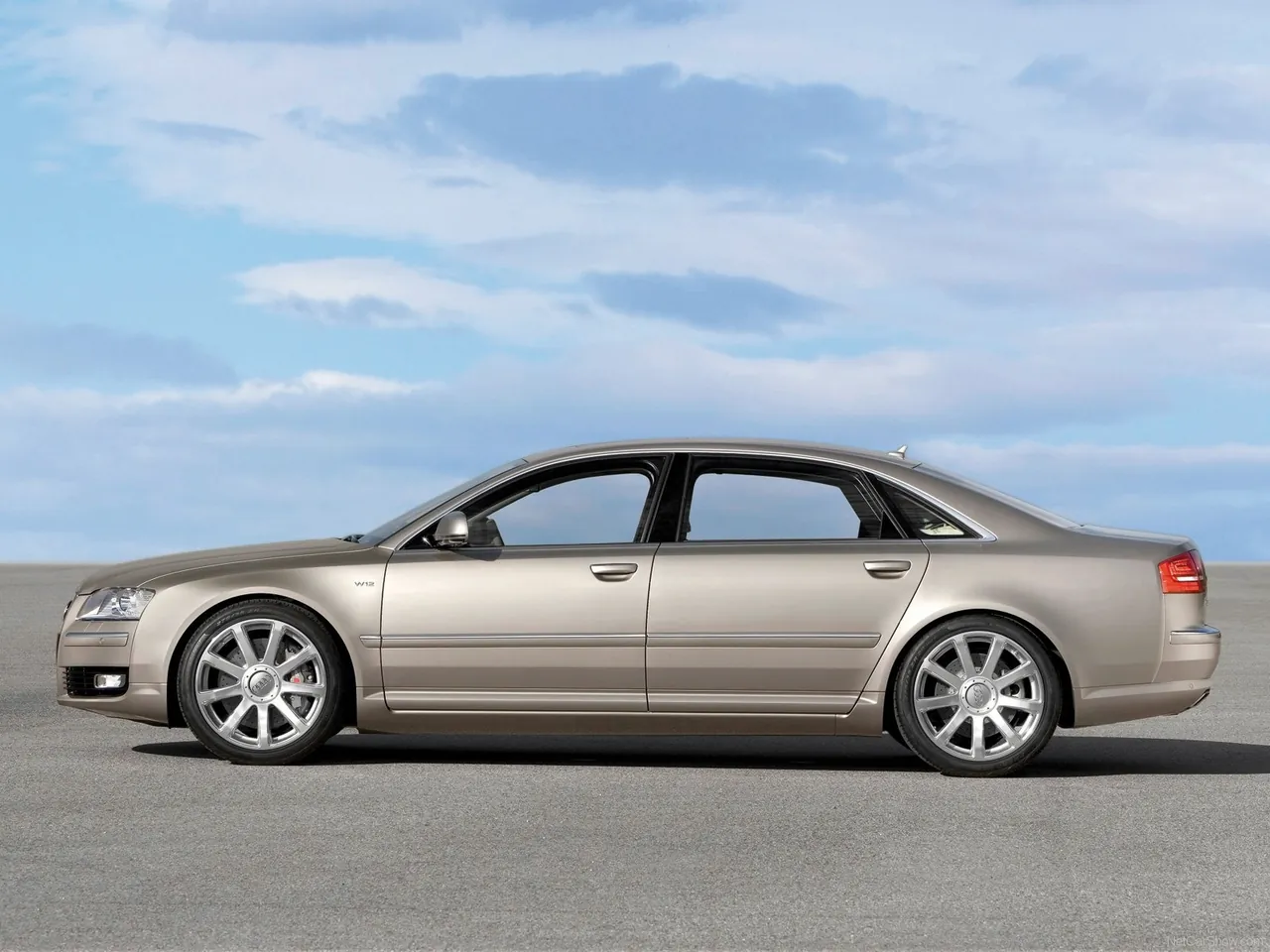 Audi A8L W12 quattro (2008) – boční profil