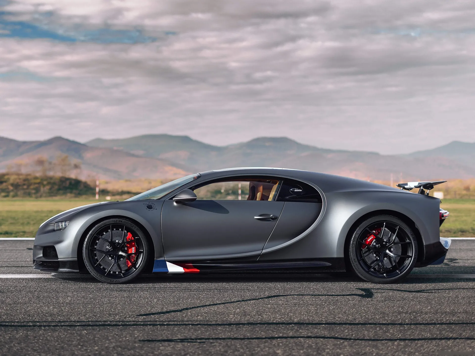 Bugatti Chiron Sport Les Legendes du Ciel (2021) - Side Profile
