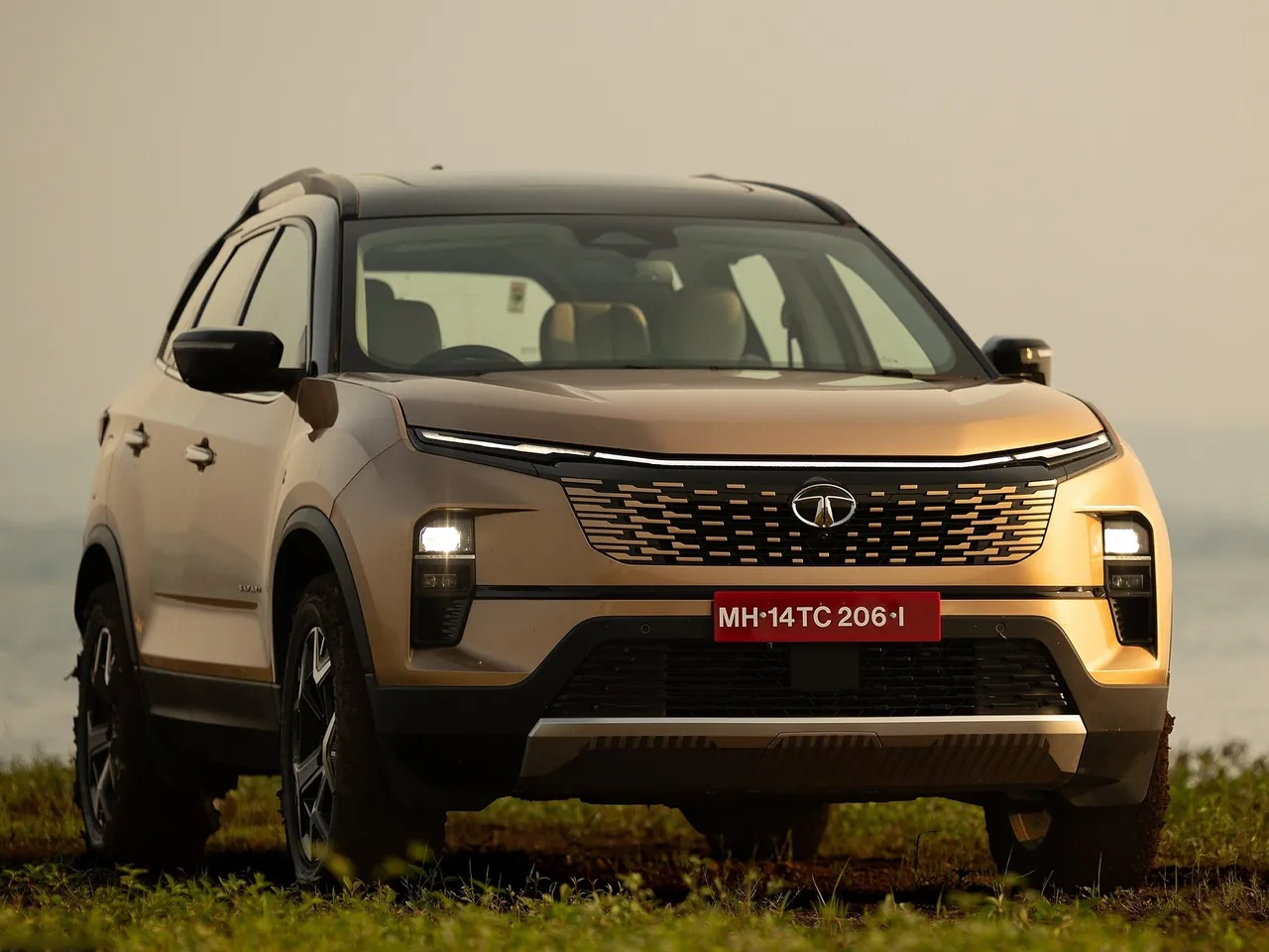 Tata Safari (2024)