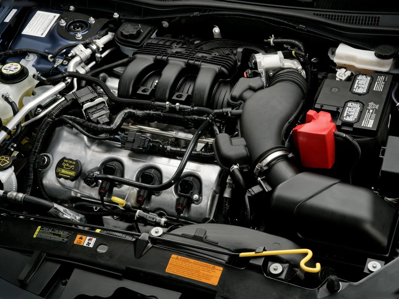 Ford Fusion (2010) – motorový prostor