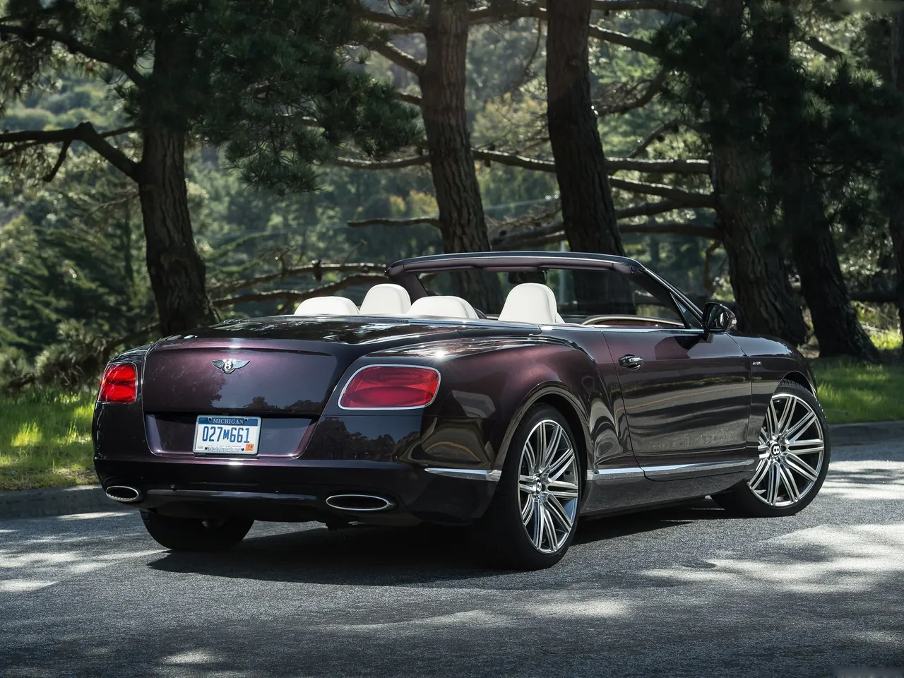 Bentley Continental GT Speed Convertible (2014) – zadní tříčtvrteční pohled