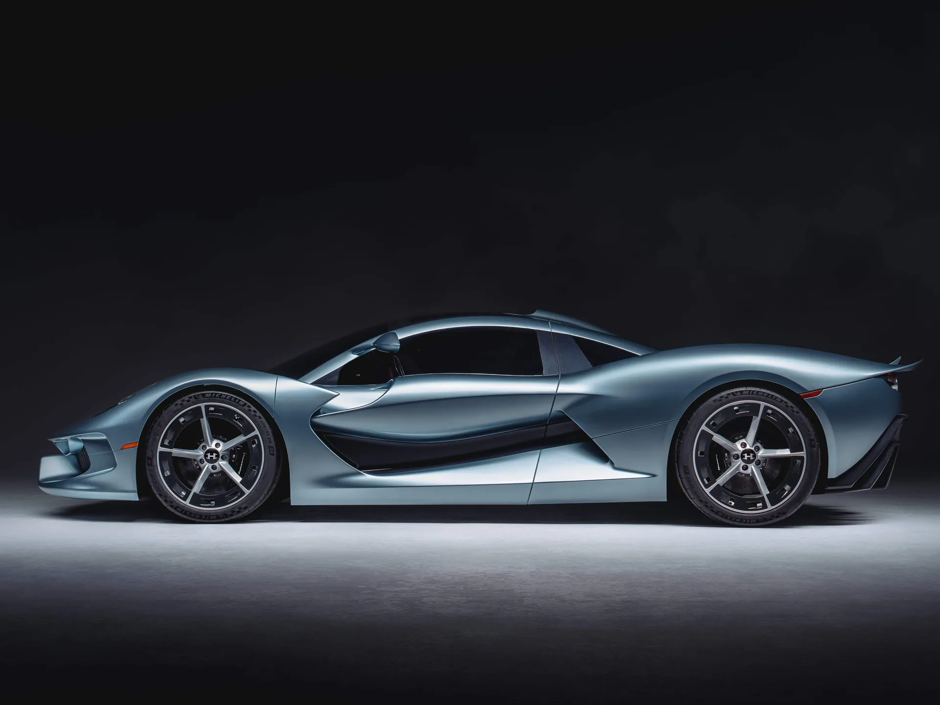Hennessey Blackbird (2030) – boční profil
