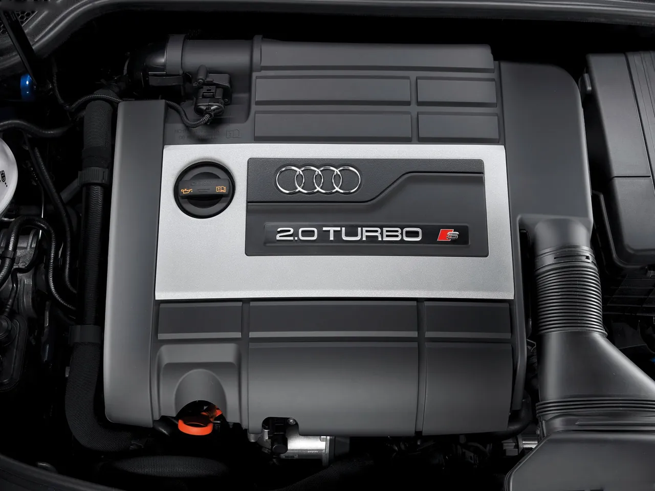 Audi S3 (2009) – motorový prostor