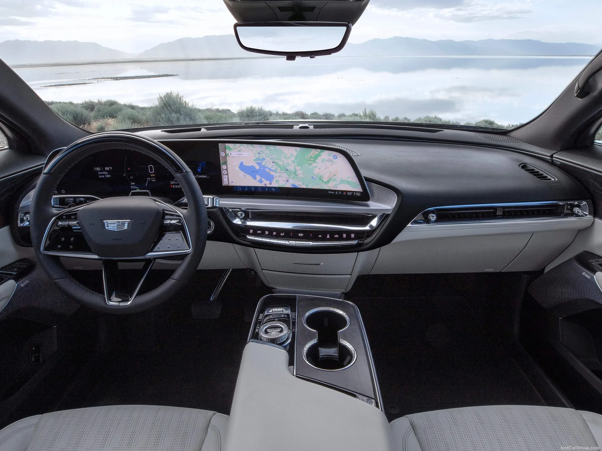 Cadillac Lyriq (2023) – interiér