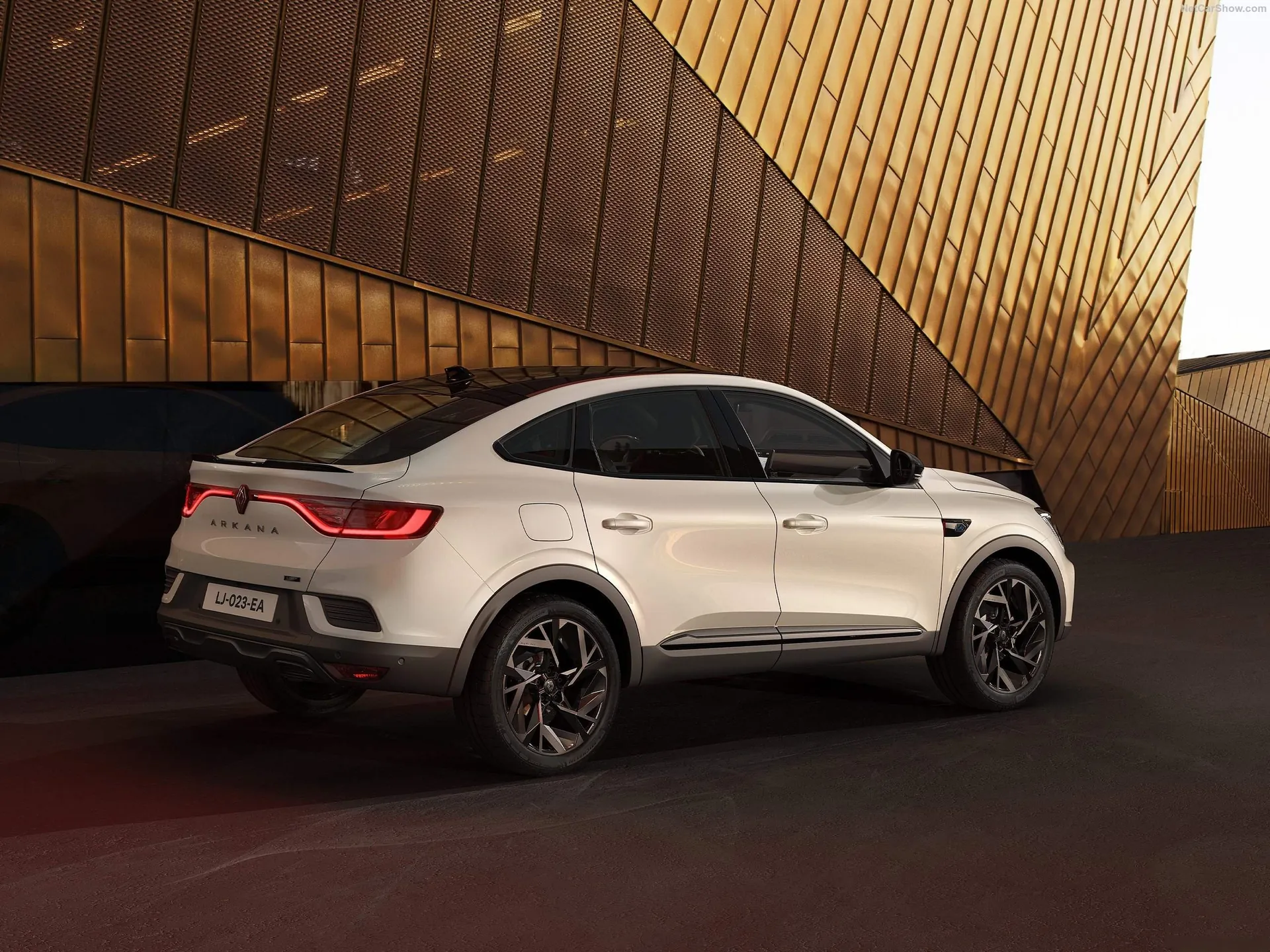 Renault Arkana (2024) – zadní tříčtvrteční pohled