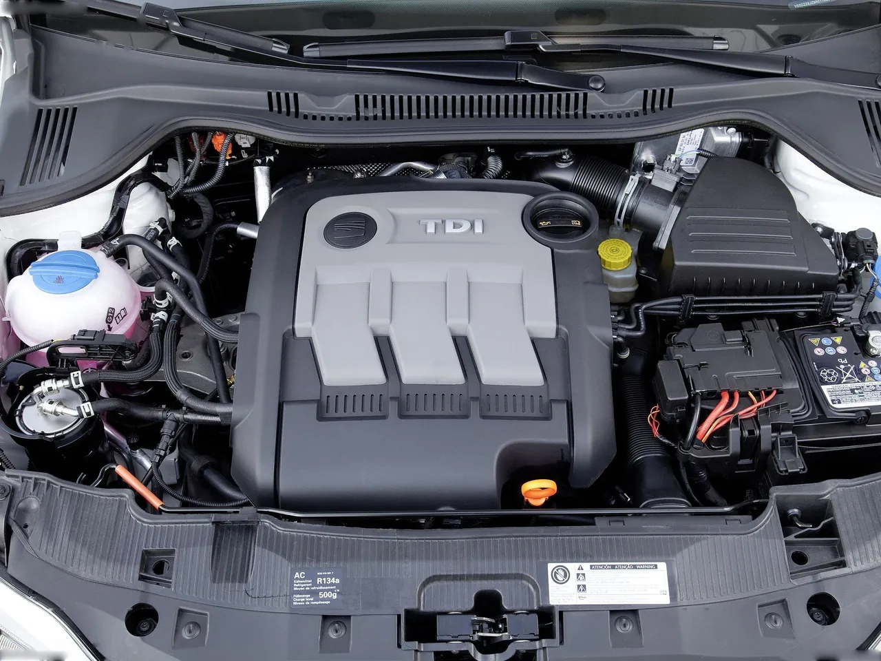 Seat Ibiza Ecomotive (2011) – motorový prostor