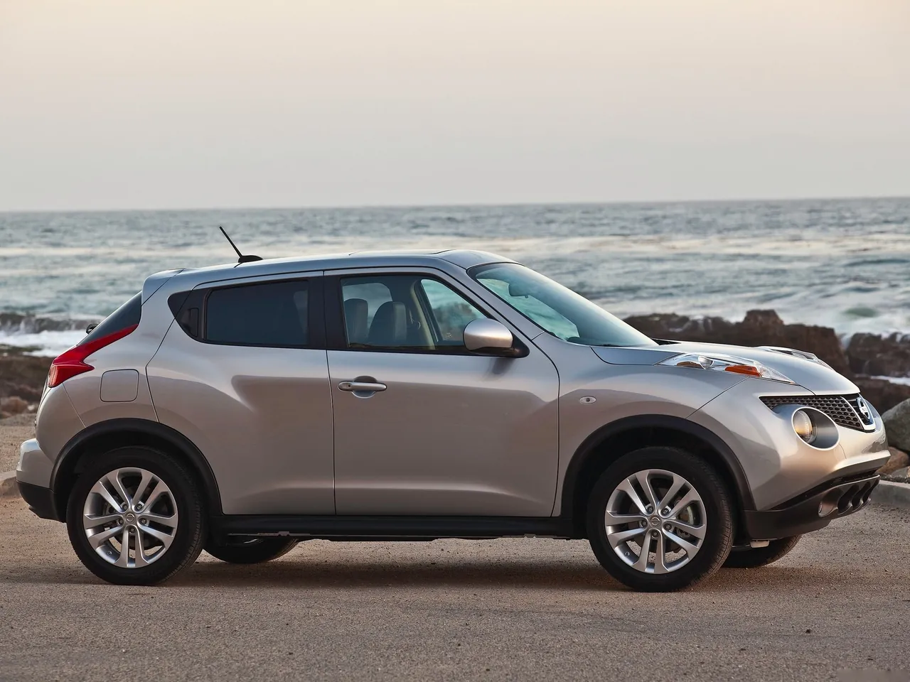 Nissan Juke (2011) – boční profil