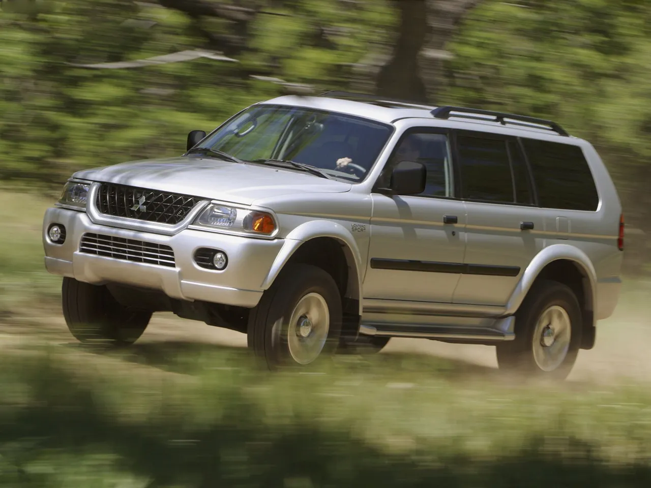 Mitsubishi Montero Sport (2004)
