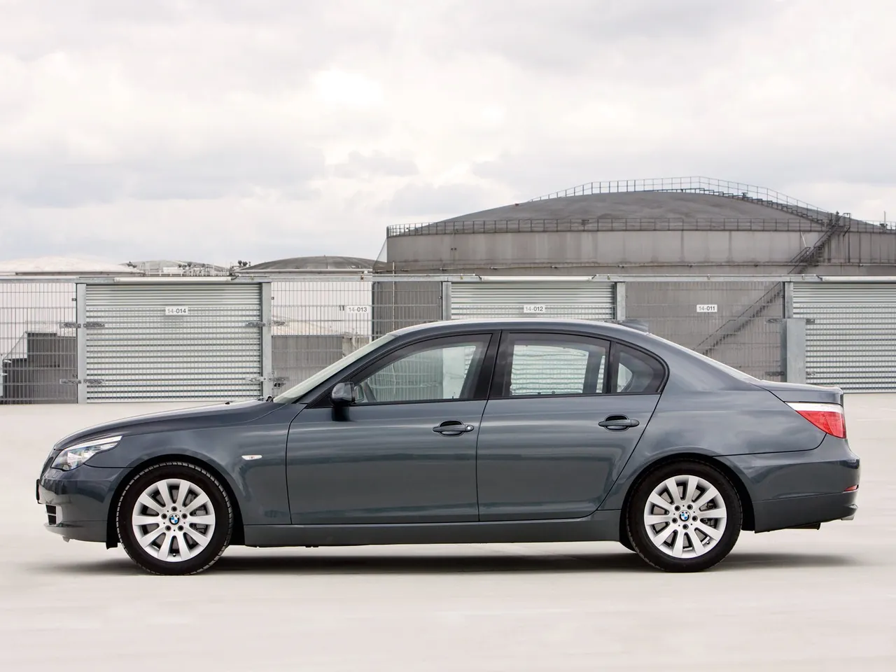 BMW 5-Series Security (2008) – boční profil