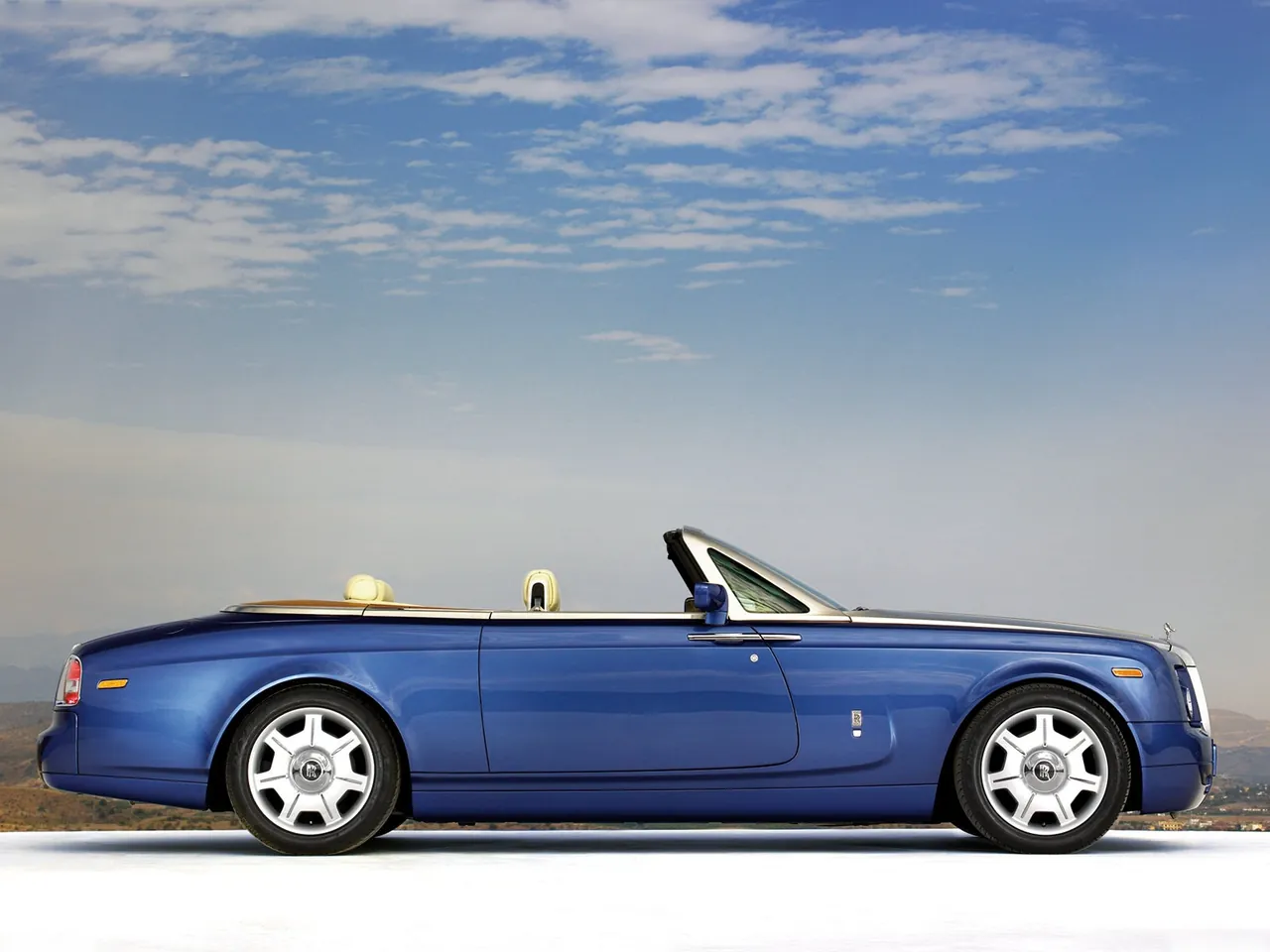 Rolls-Royce Phantom Drophead Coupe (2008) – boční profil