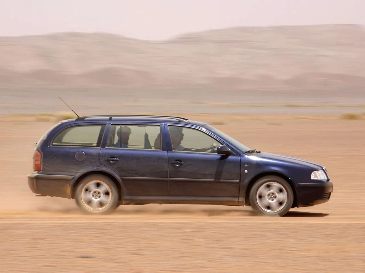 Skoda Octavia Combi 4x4 (2003) – boční profil