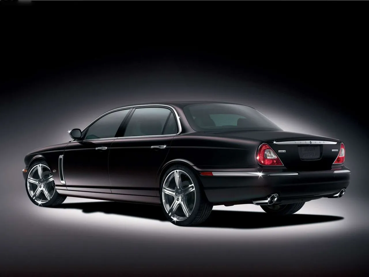 Jaguar Super V8 (2006) – zadní tříčtvrteční pohled