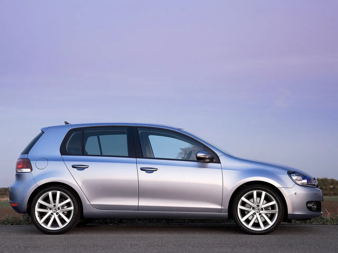Volkswagen Golf (2009) - Side Profile