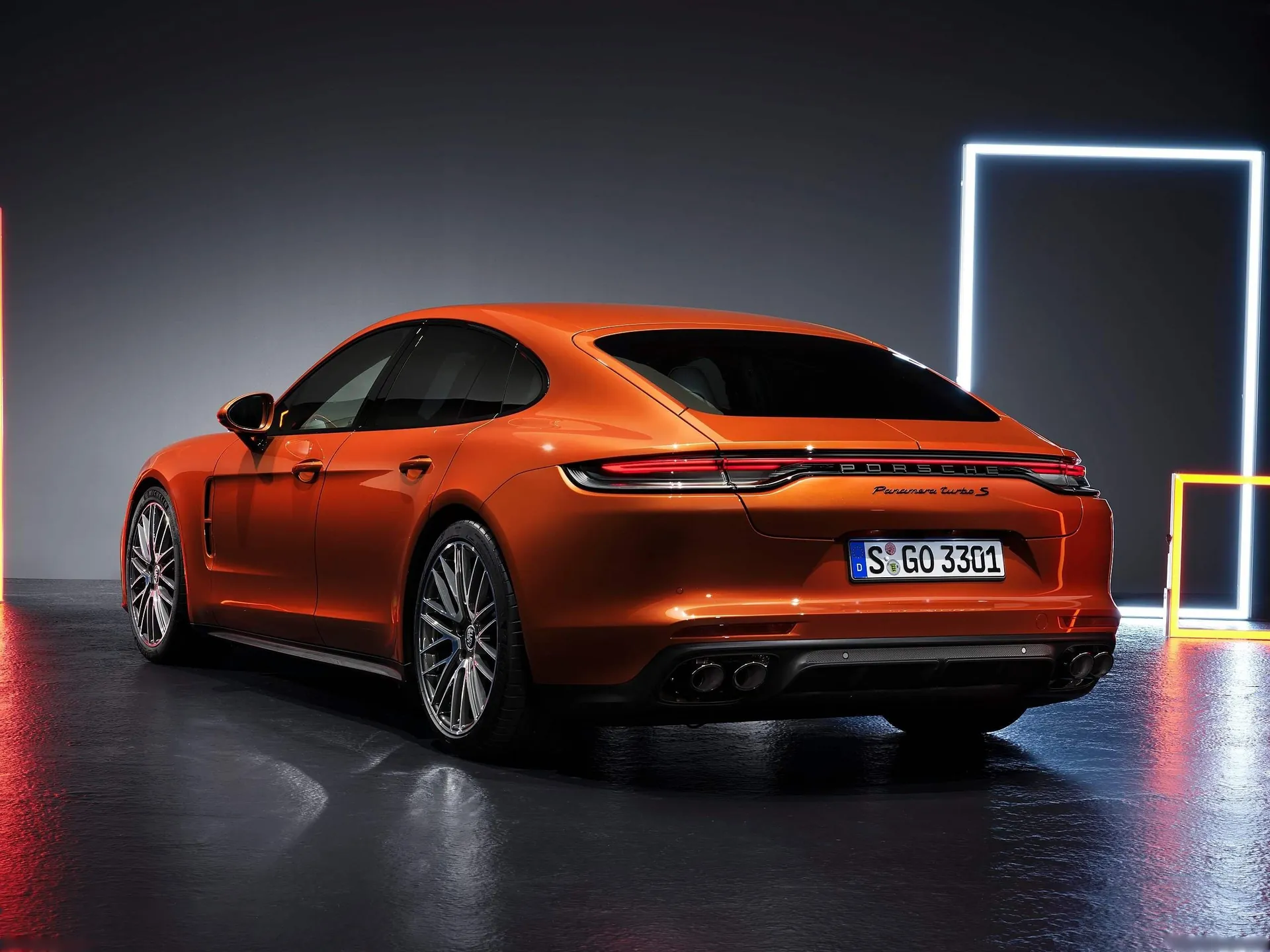 Porsche Panamera Turbo S (2021) – zadní tříčtvrteční pohled