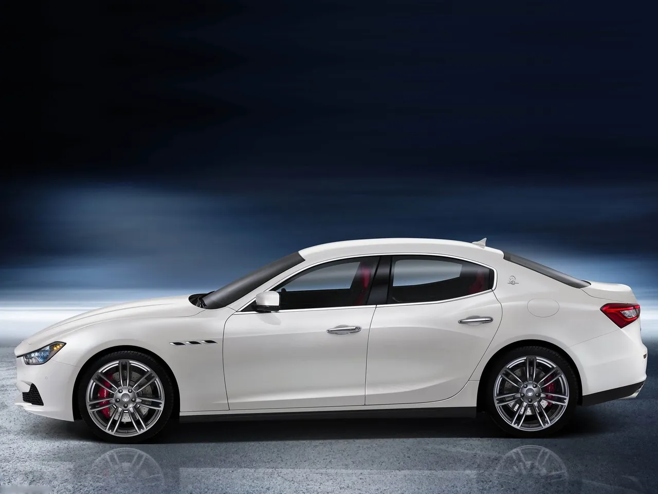 Maserati Ghibli (2014) – boční profil