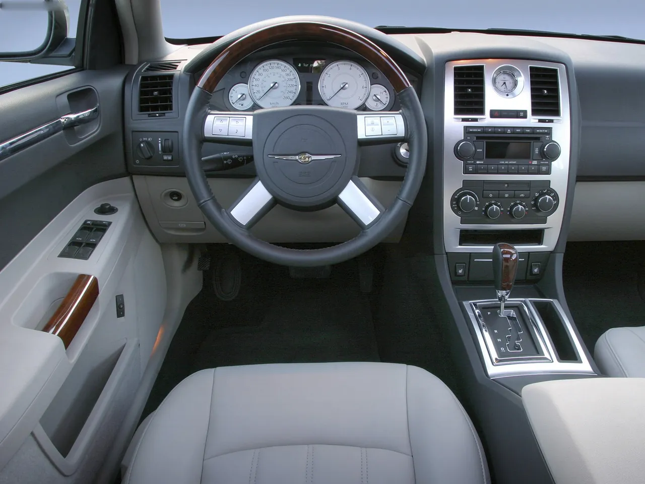 Chrysler 300C (2005) – interiér
