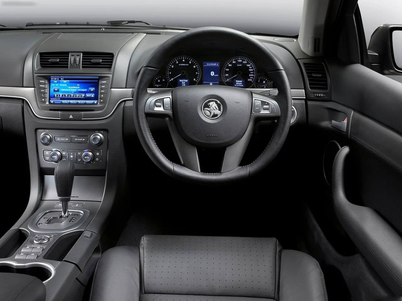 Holden VE II Commodore Calais V (2011) – interiér