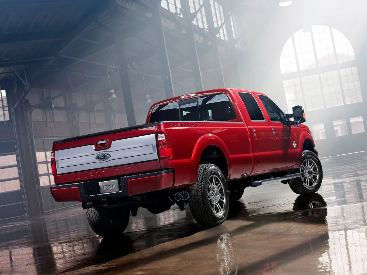 Ford Super Duty (2013) – zadní tříčtvrteční pohled