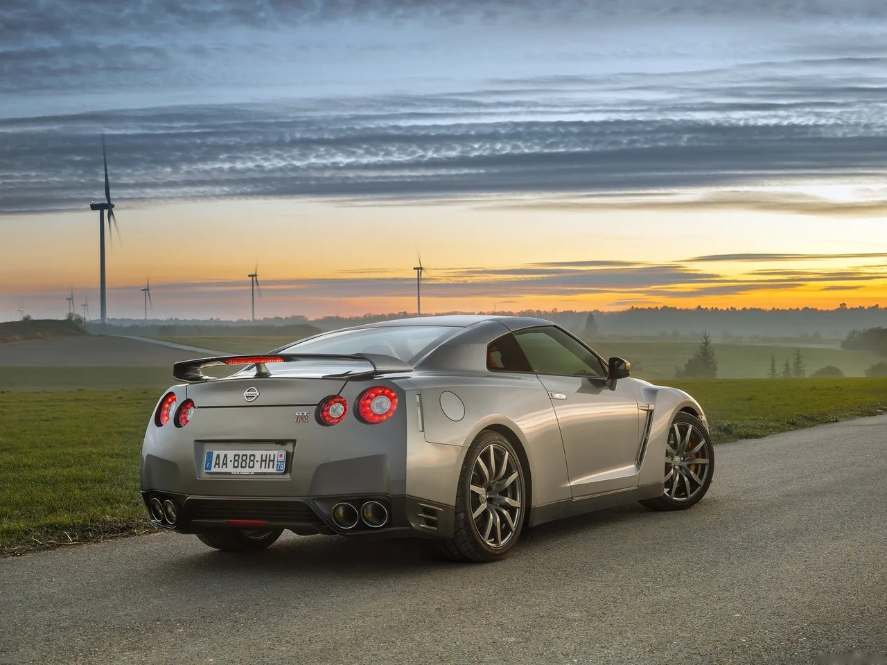 Nissan GT-R (2013) - Rear Three-Quarter