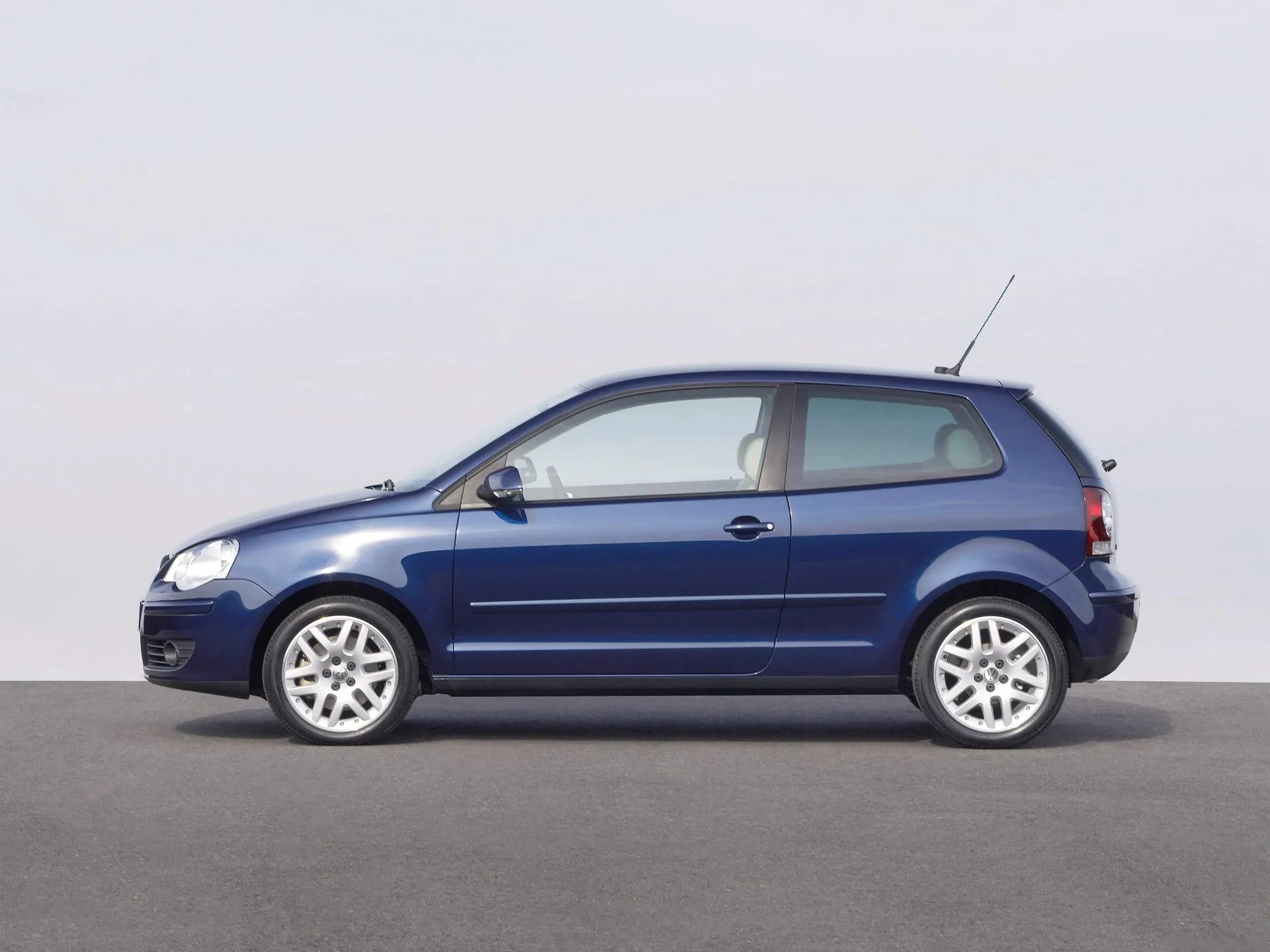 Volkswagen Polo (2006) - Side Profile