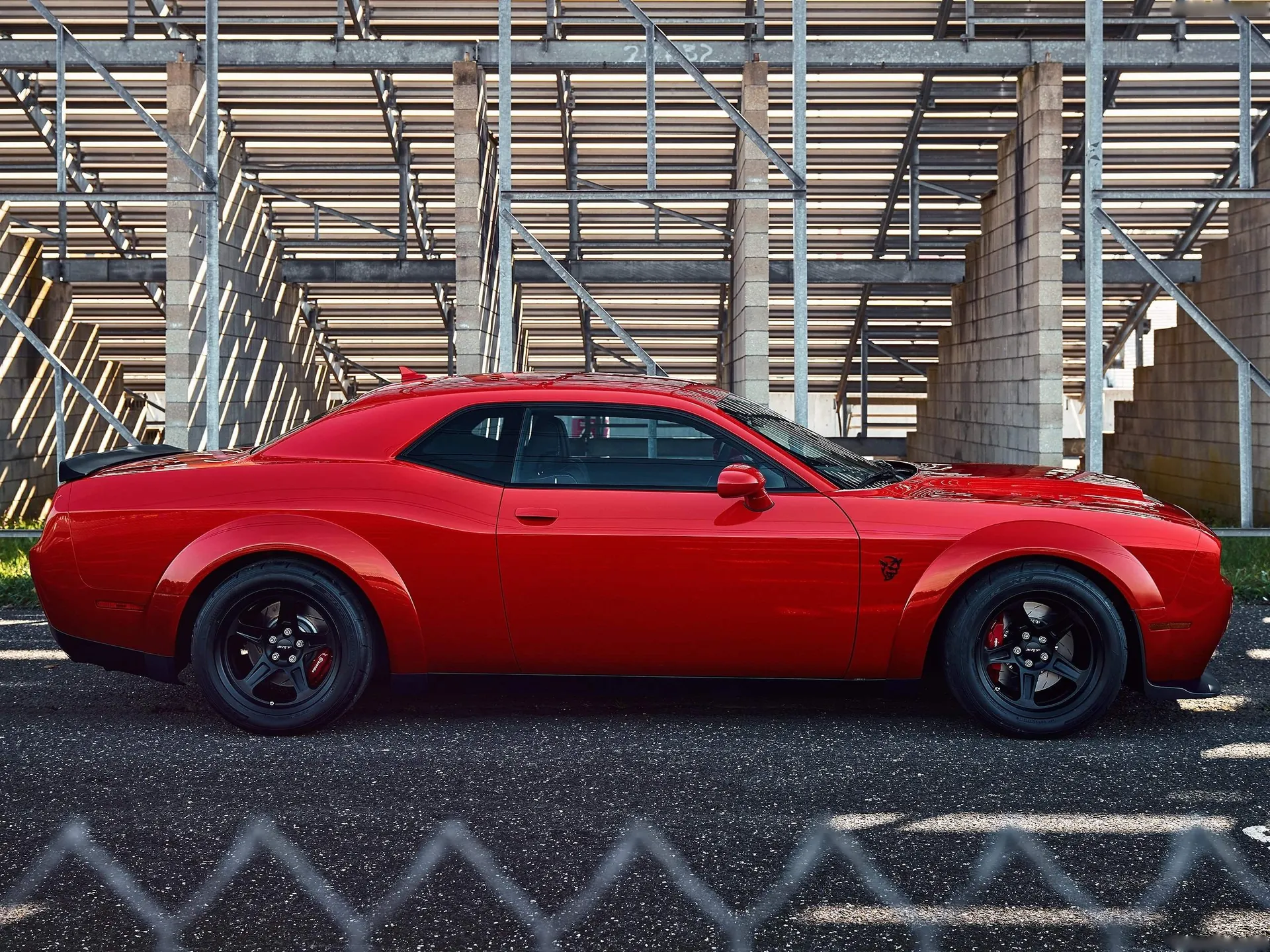 Dodge Challenger SRT Demon (2018) – boční profil