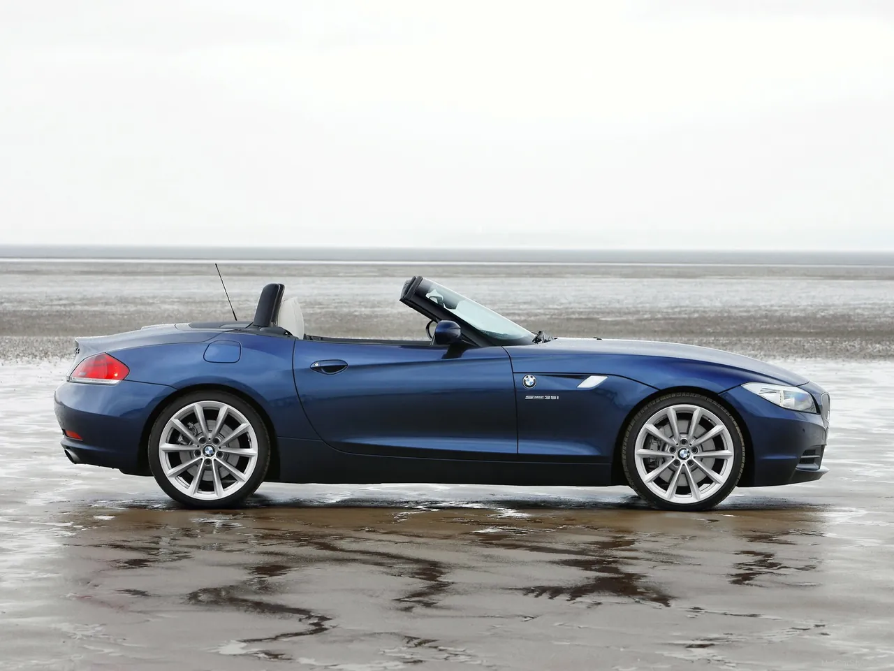BMW Z4 [UK] (2010) – boční profil
