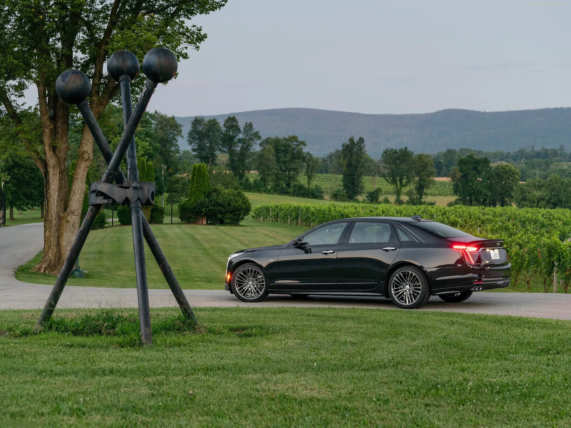 Cadillac CT6 V-Sport (2019) – zadní tříčtvrteční pohled