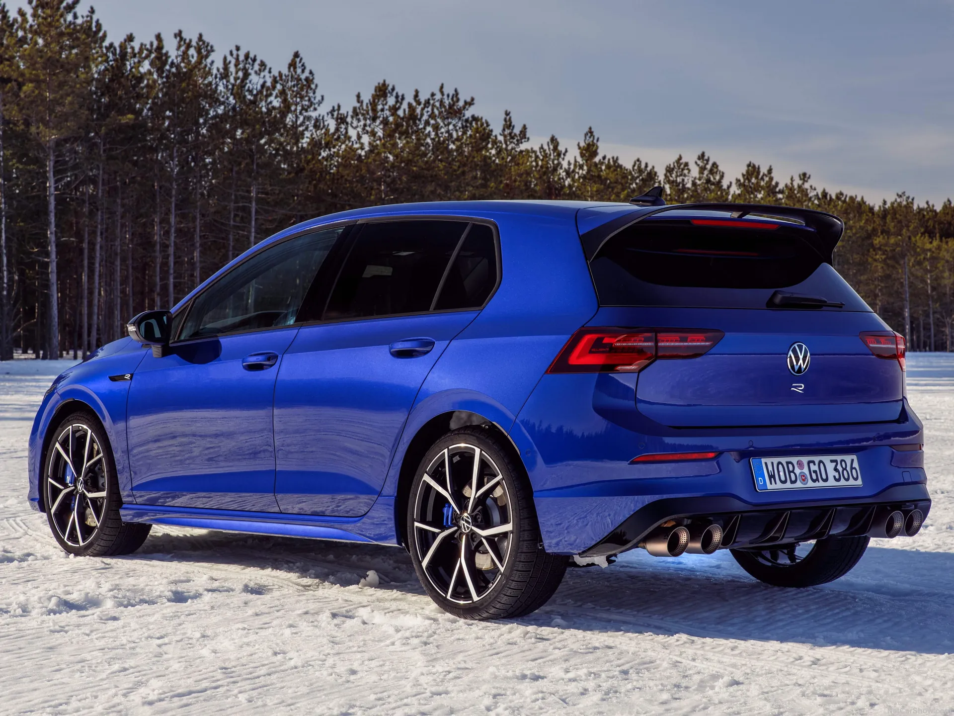 Volkswagen Golf R (2022) – zadní tříčtvrteční pohled
