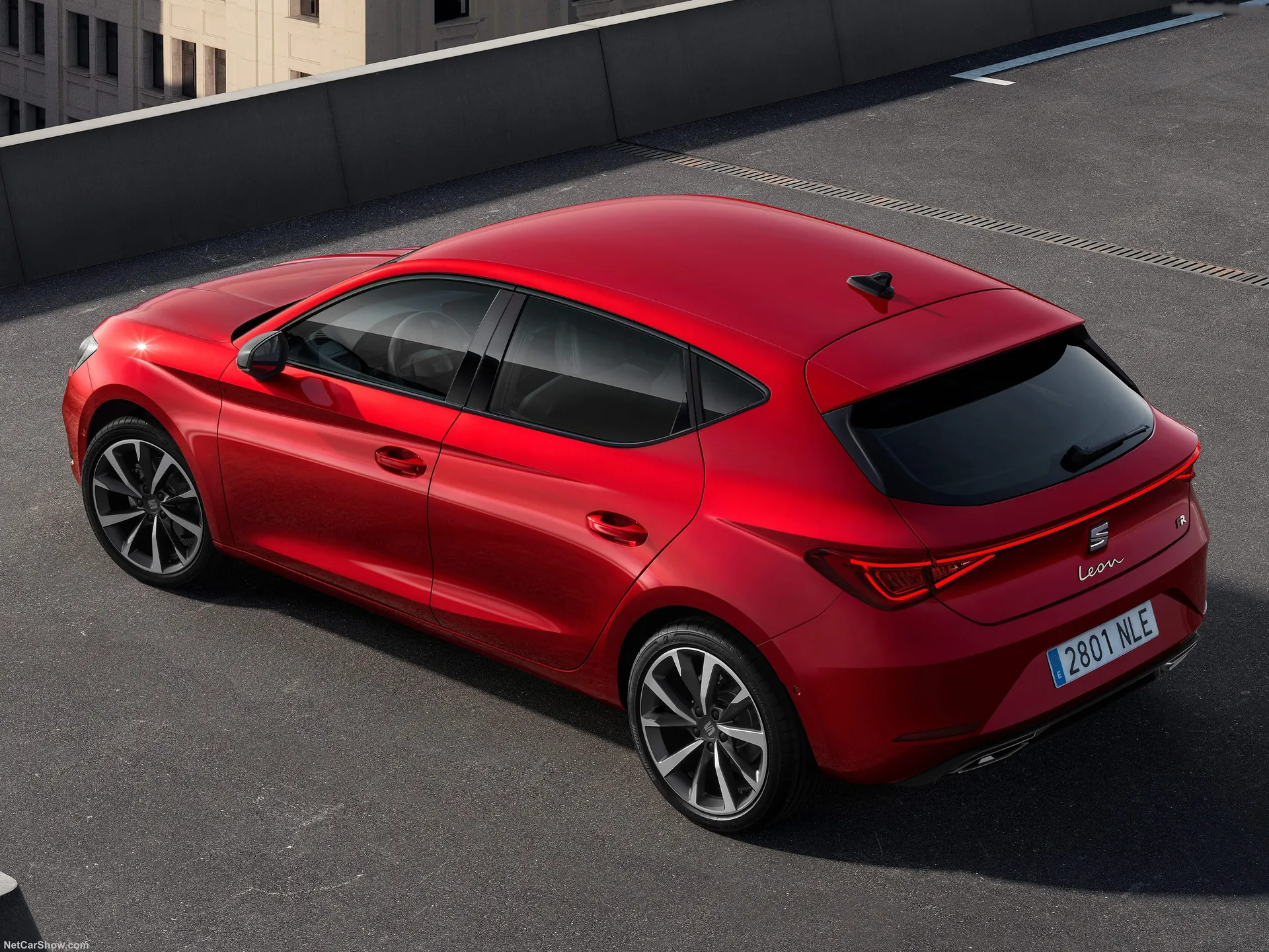 Seat Leon (2020) – zadní tříčtvrteční pohled