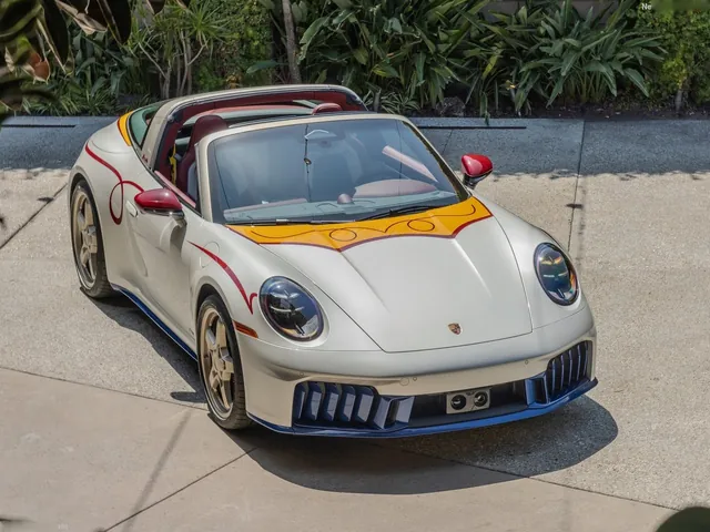 Porsche 911 Targa 4 GTS Jessie (2026)