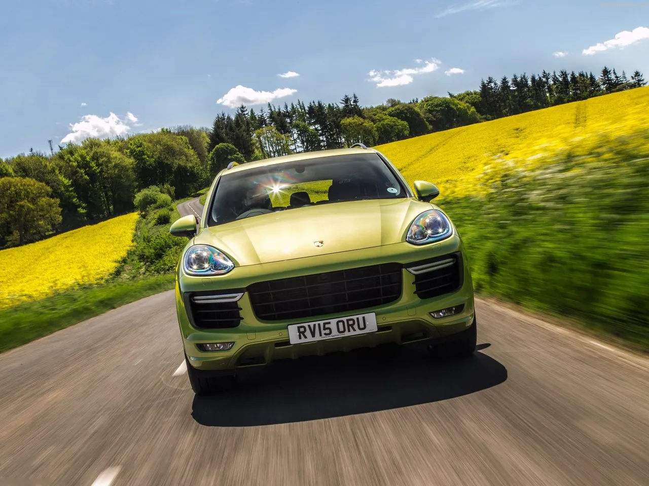 Porsche Cayenne GTS (2015) – zepředu