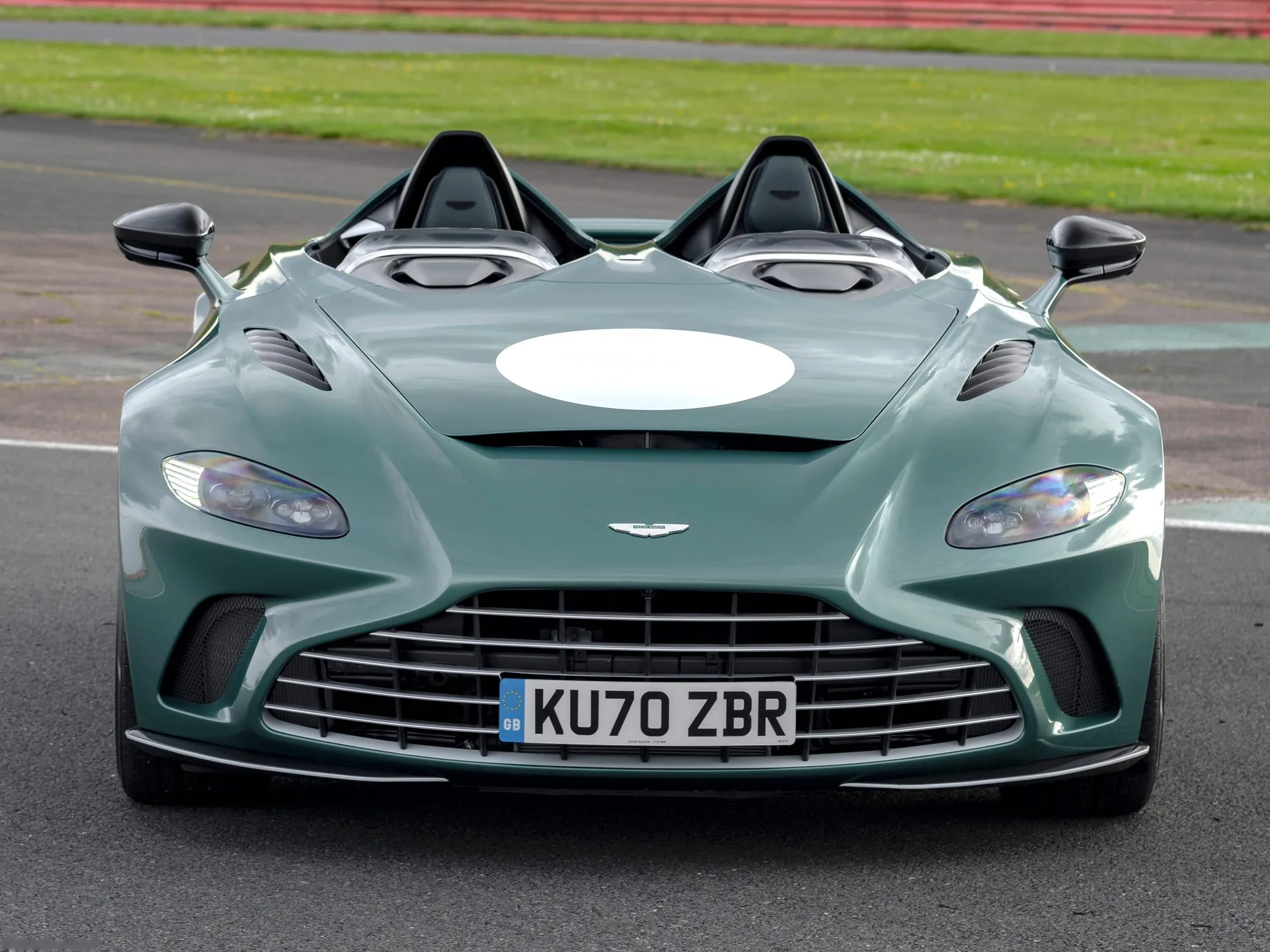 Aston Martin V12 Speedster (2021) - Front