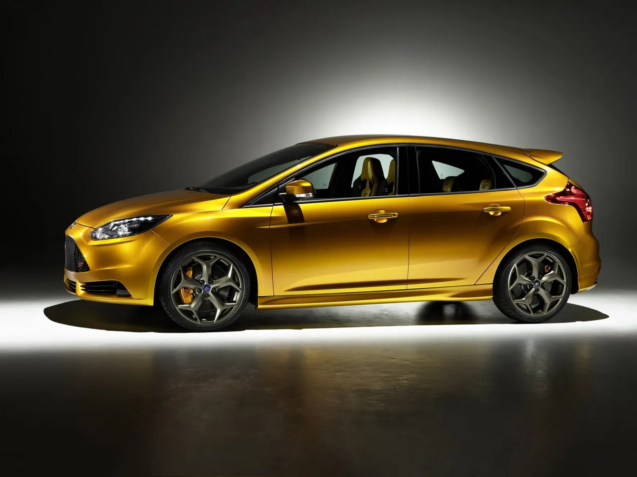 Ford Focus ST (2012) – boční profil