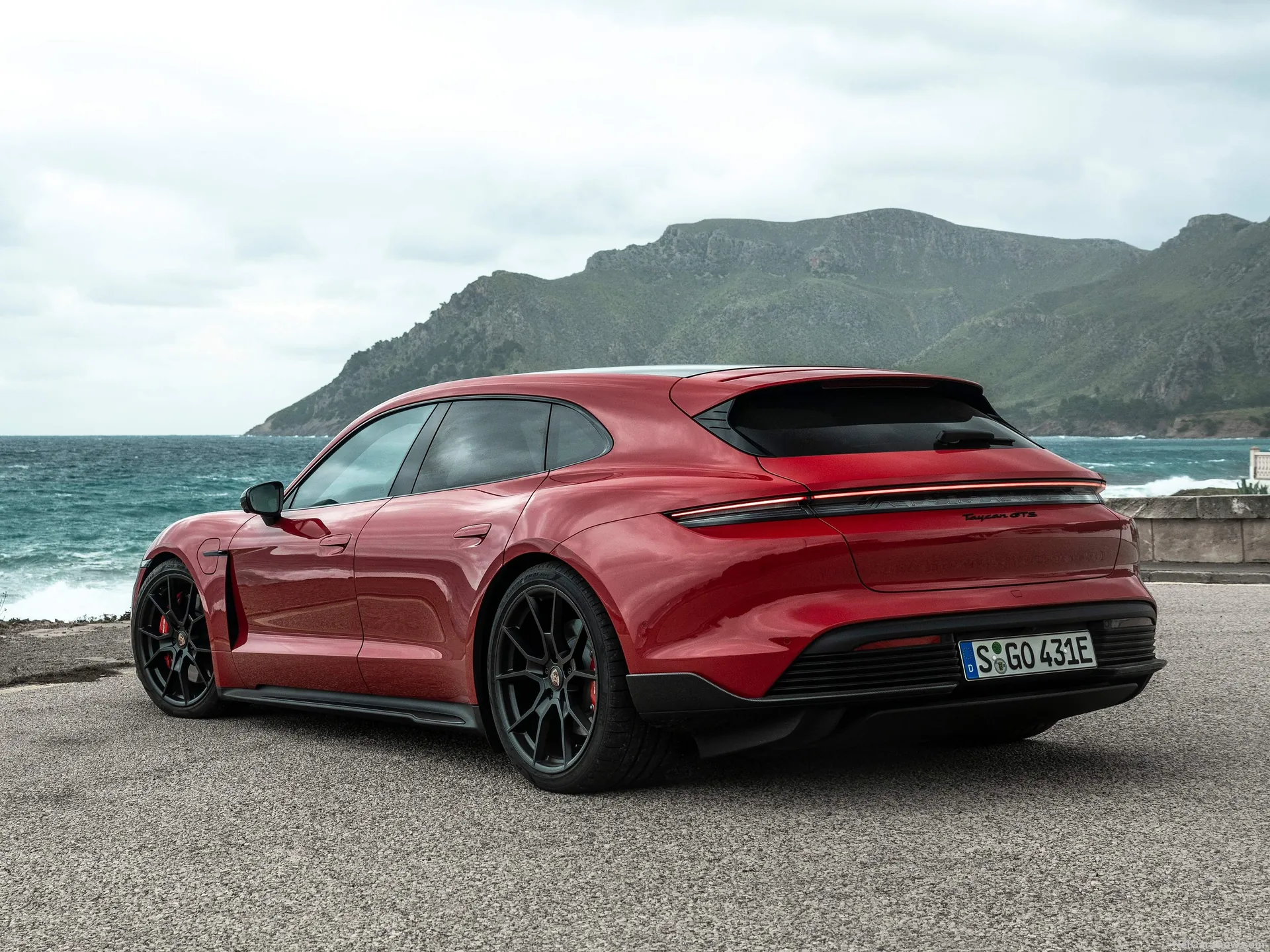 Porsche Taycan GTS Sport Turismo (2022) - Rear Three-Quarter