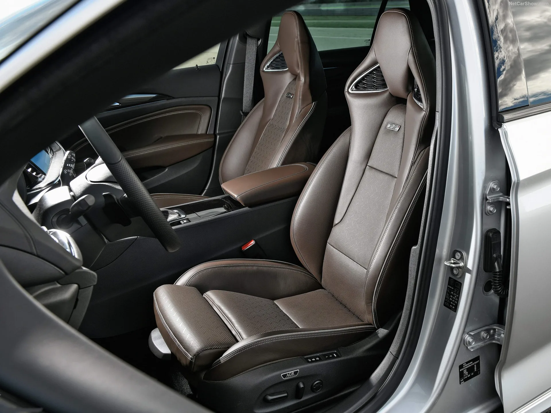 Opel Insignia GSi Sports Tourer (2018) - Interior