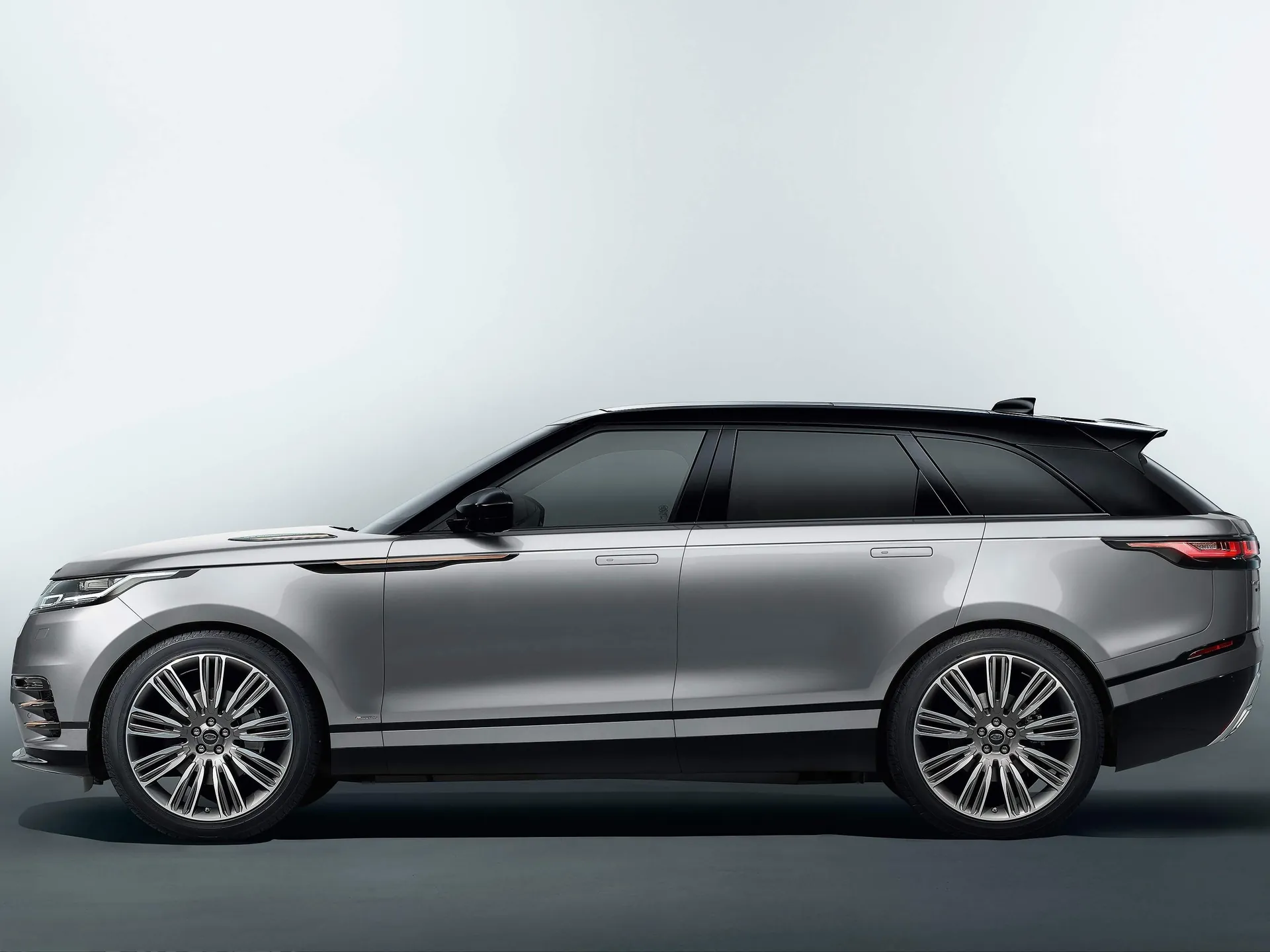 Land Rover Range Rover Velar (2018) – boční profil