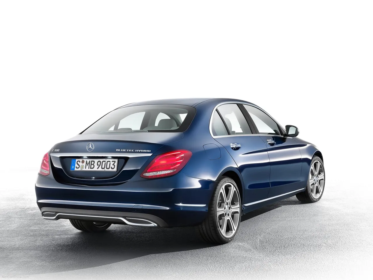 Mercedes-Benz C-Class (2015) - Rear Three-Quarter